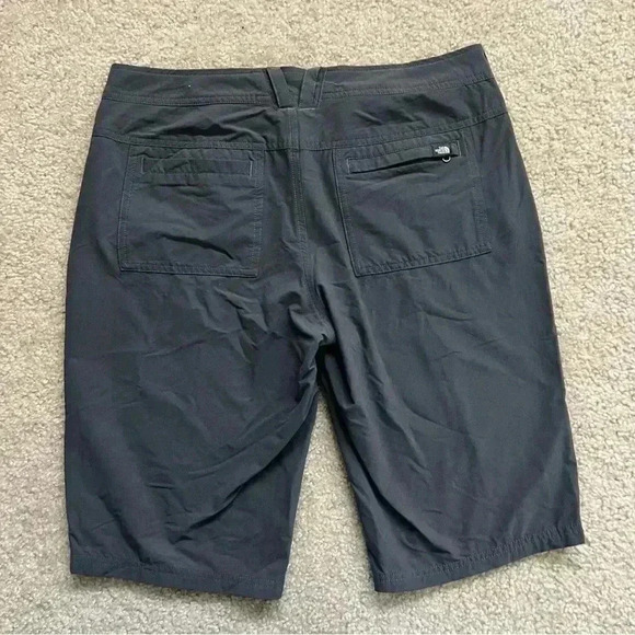 The North Face Women's Hiking Climbing Quick Dry Bermuda/Capri Shorts Gray US 10 - Picture 3 of 16